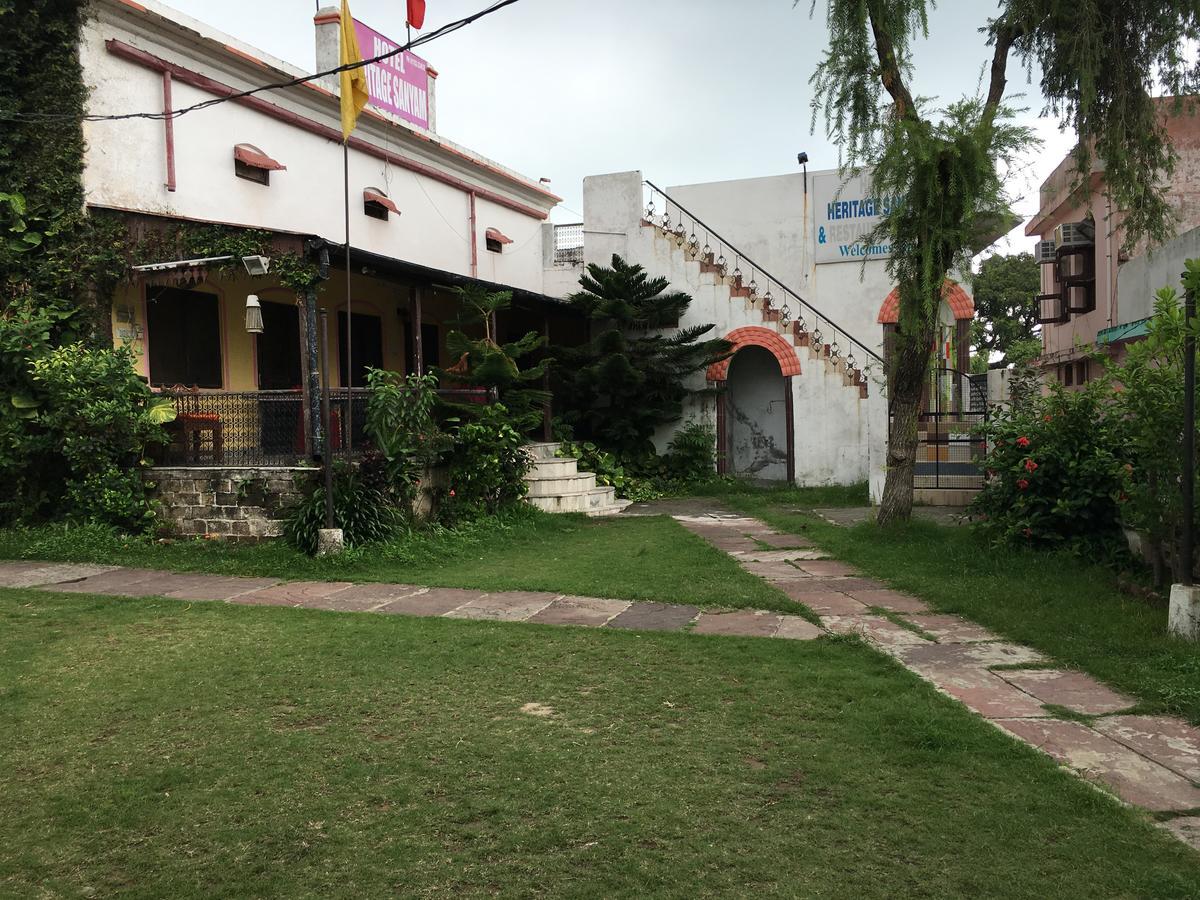 桑岩传统酒店 Nāhan 外观 照片