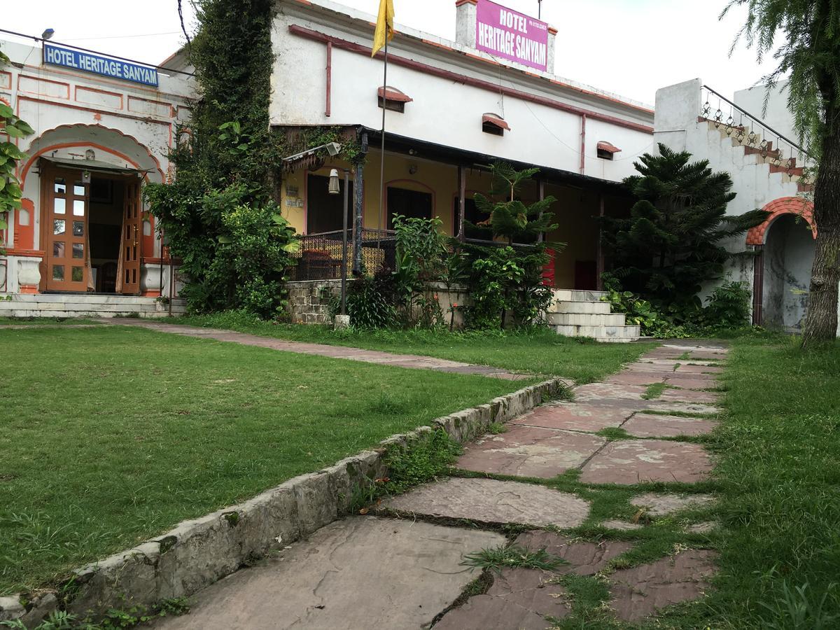 桑岩传统酒店 Nāhan 外观 照片