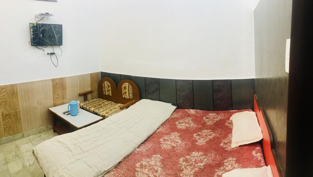 桑岩传统酒店 Nāhan 外观 照片
